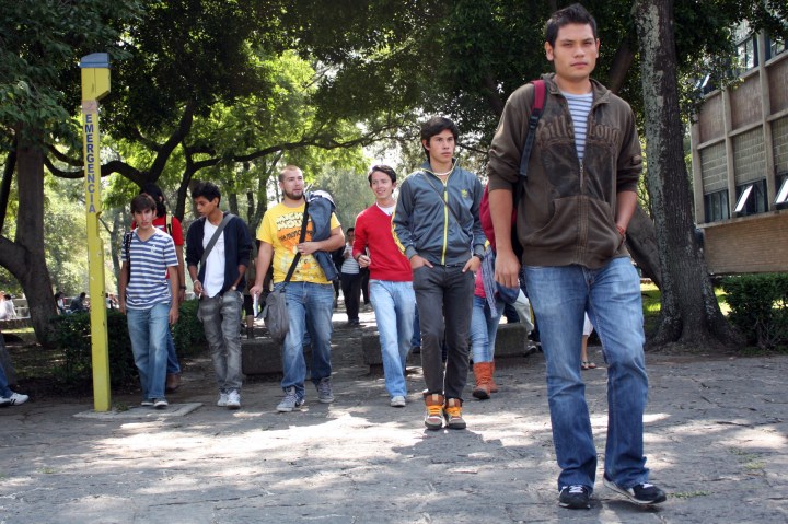 Jovenes estudiantes