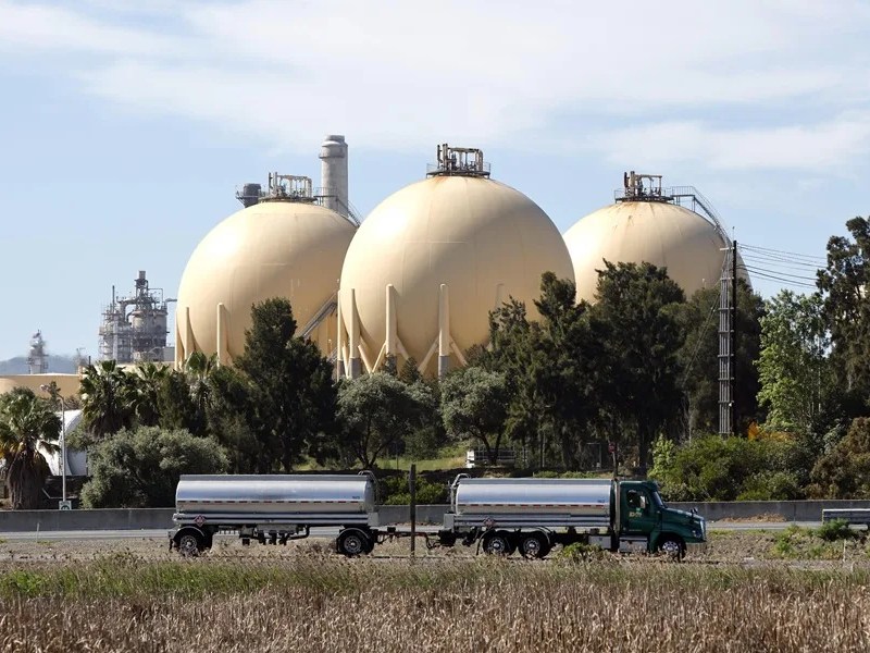 Petróleo WTI supera 100 dólares por tensión en Oriente Medio