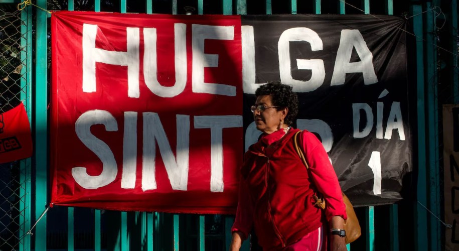 Colegio de Bachilleres Bandera de huelga