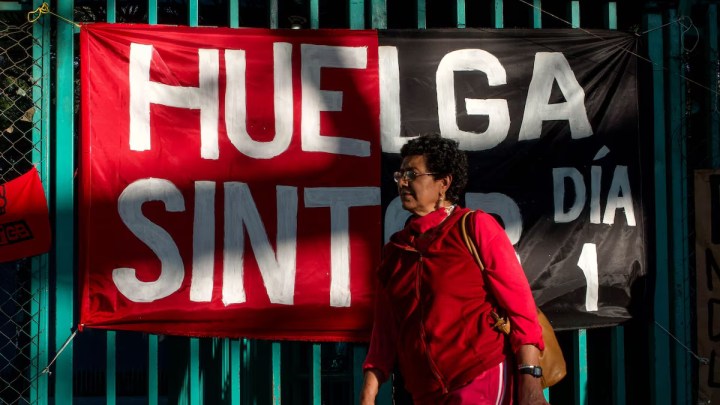 Colegio de Bachilleres Bandera de huelga