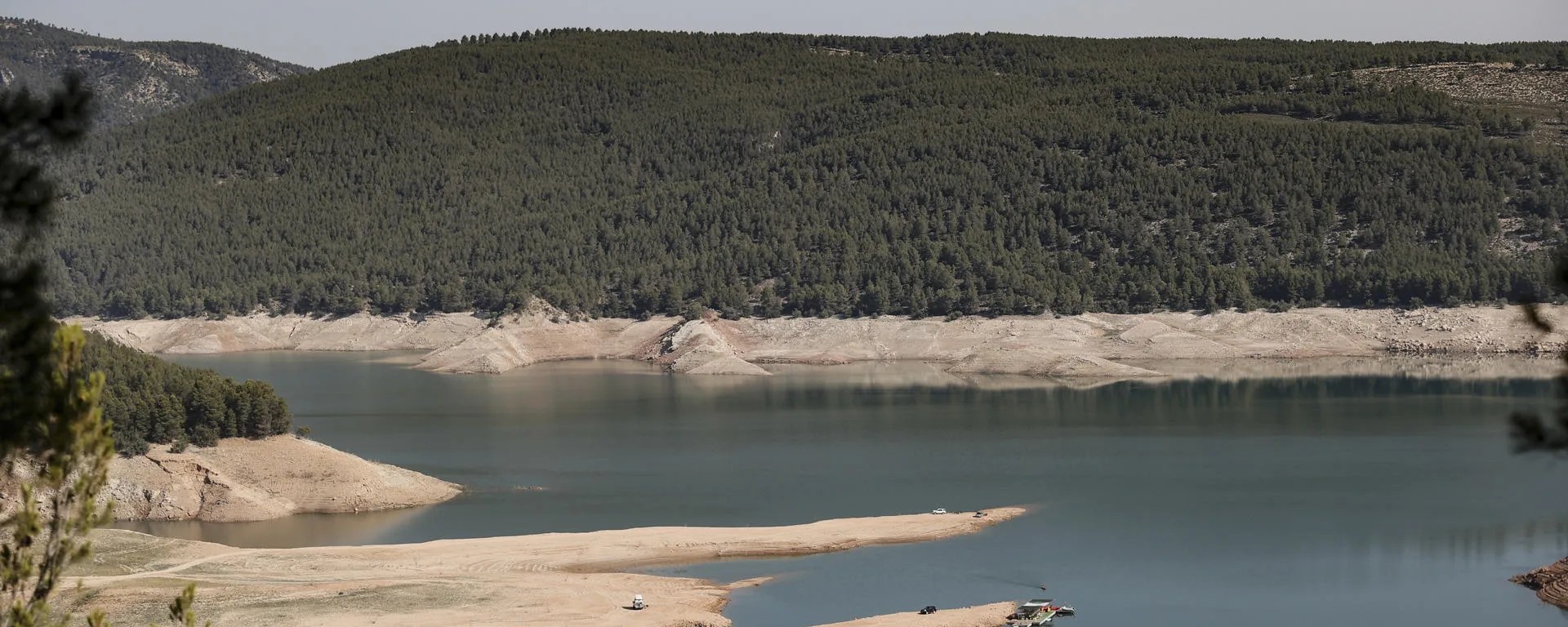 En la imagen el Embalse de Benageber. EFE/Manuel Bruque/Archivo