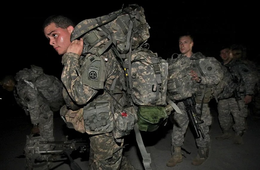 Fotografía de archivo de paracaidistas de la 82 División Aerotransportada de la Fuerza Aérea de EE.UU. EFE/ Tiago Petinga.