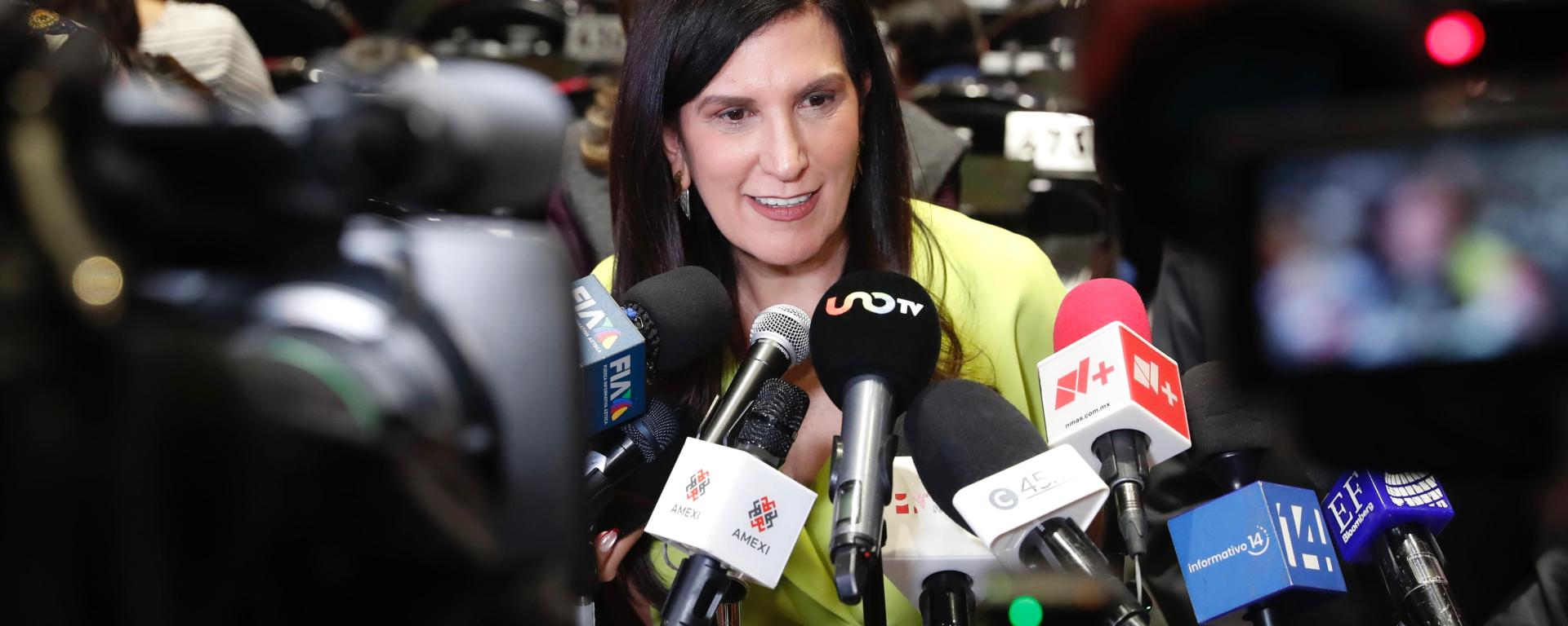 Kenia López Rabadán