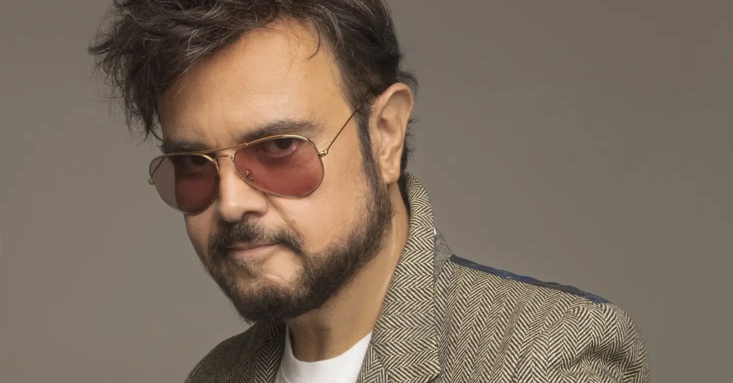 Fotografía cedida este sábado por Aleks Syntek, donde se observa al cantautor mexicano posando en Ciudad de México (México). EFE/Aleks Syntek