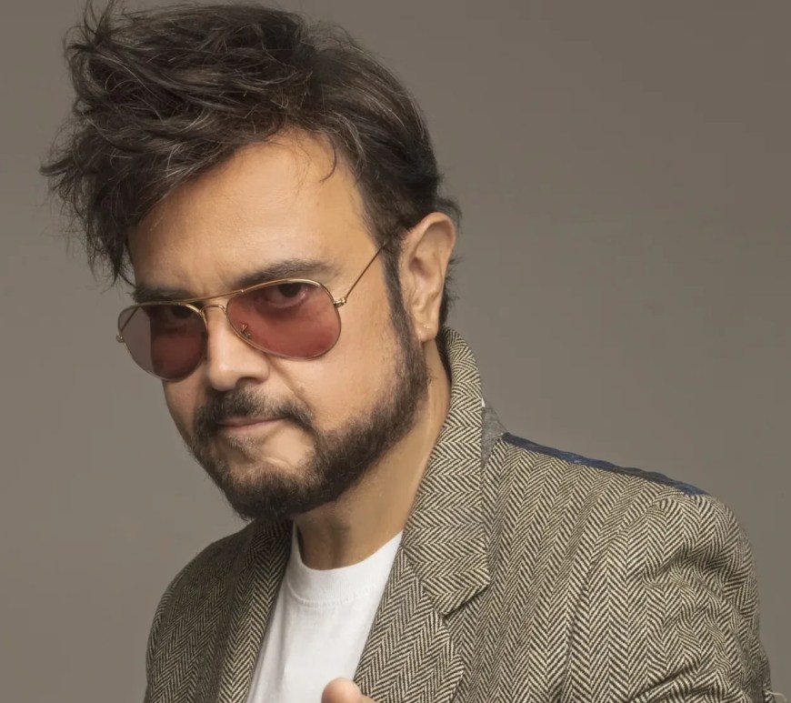 Fotografía cedida este sábado por Aleks Syntek, donde se observa al cantautor mexicano posando en Ciudad de México (México). EFE/Aleks Syntek