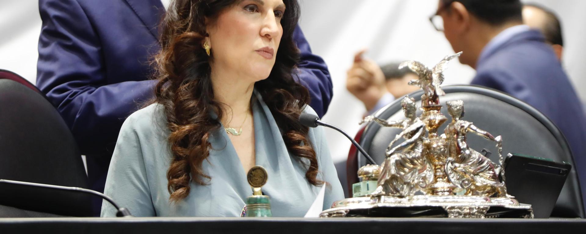 Kenia López Rabadán