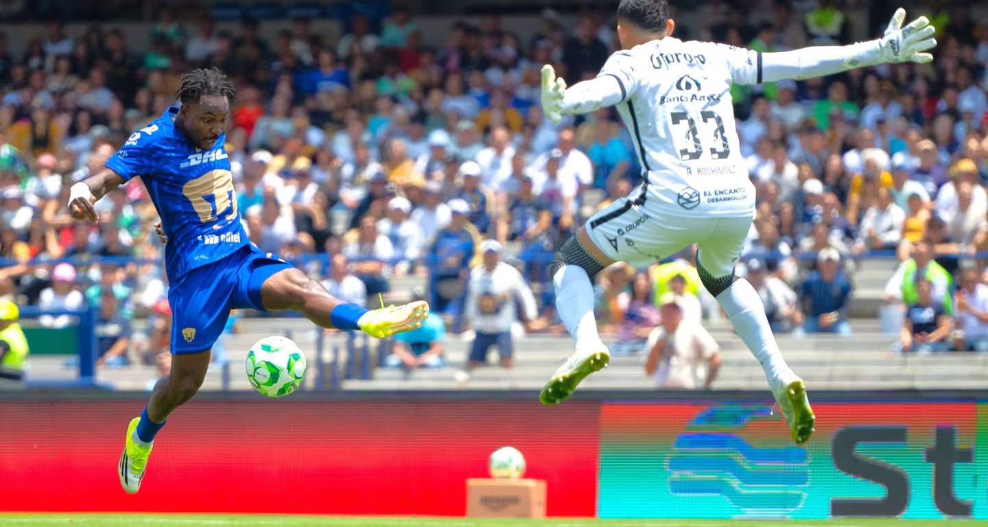 Pumas superó 3-1 al Mazatlán y subió al cuarto lugar.