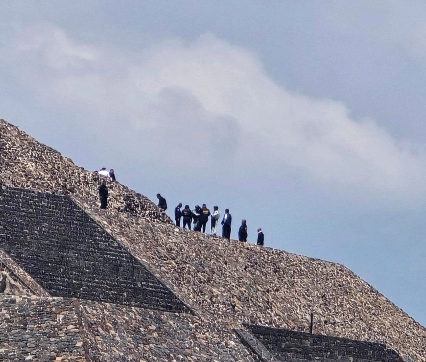 Extranjeros lesionados en la zona arqueológica de Teotihuacán