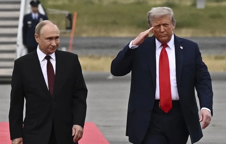 Vladímir Putin (e) e Donald Trump. EFE/Arquivo/Sergey Bobylev/Sputnik/Kremlin/Pool