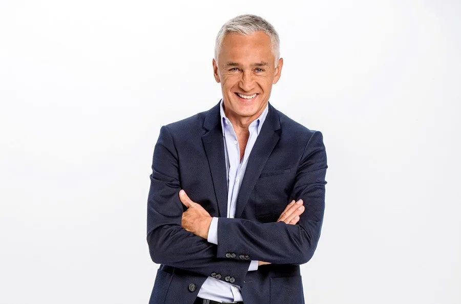Fotografía cedida por ViX que muestra al periodista mexicano Jorge Ramos quien pasó de ser el rostro más visible del periodismo televisivo en Estados Unidos a estrenar su programa digital 'Así veo las cosas'. EFE/ViX