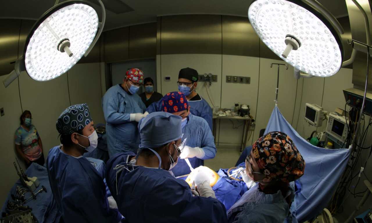 Sala quirirgica, medicos,