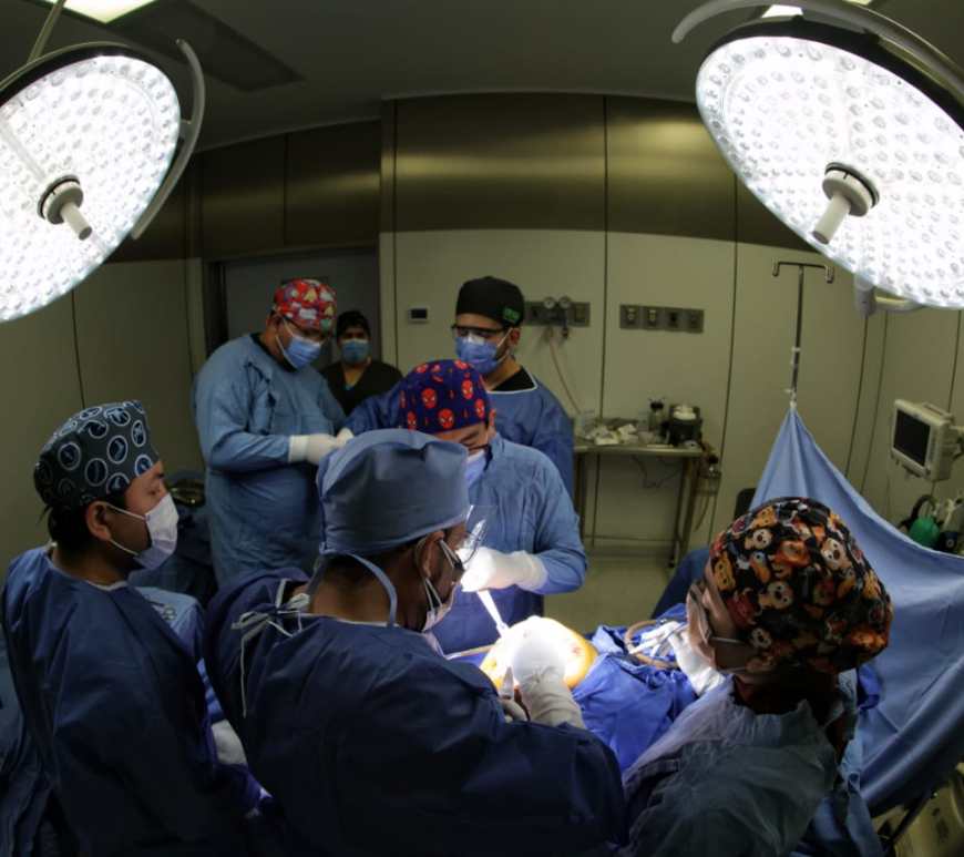 Sala quirirgica, medicos,
