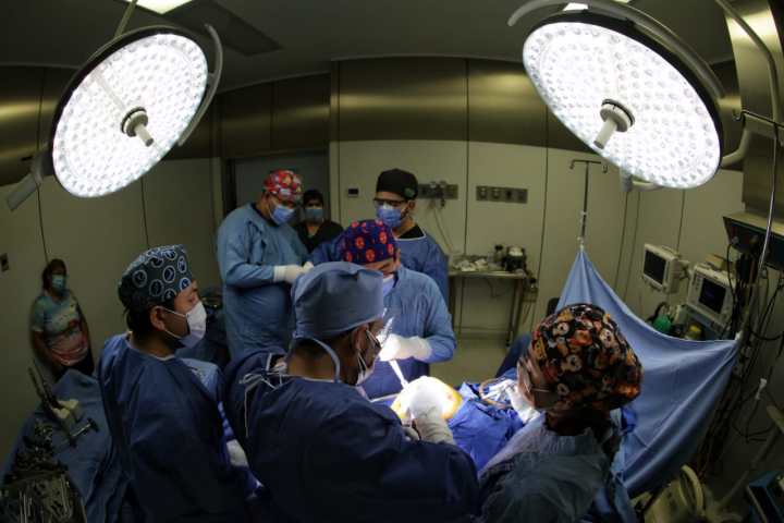 Sala quirirgica, medicos,