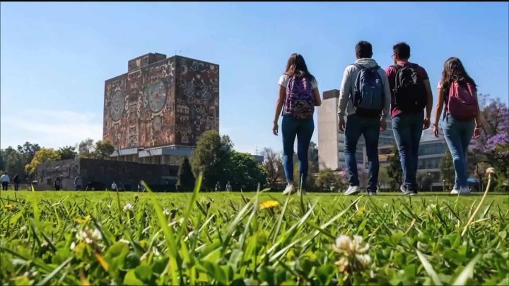 Estudiantes en la UNAM