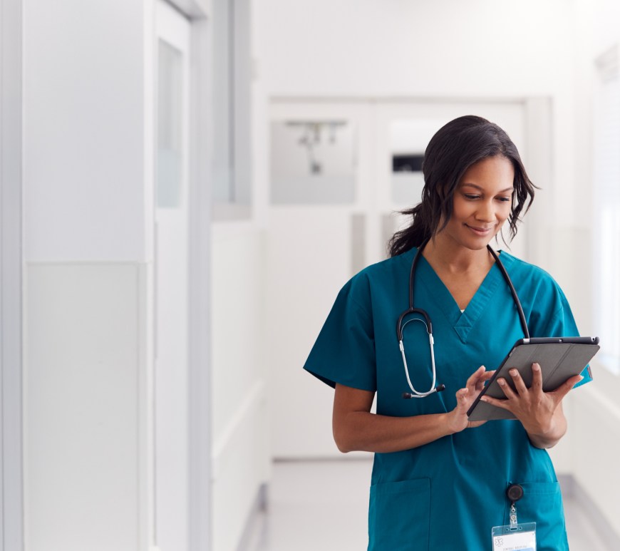 Medico en consultorio