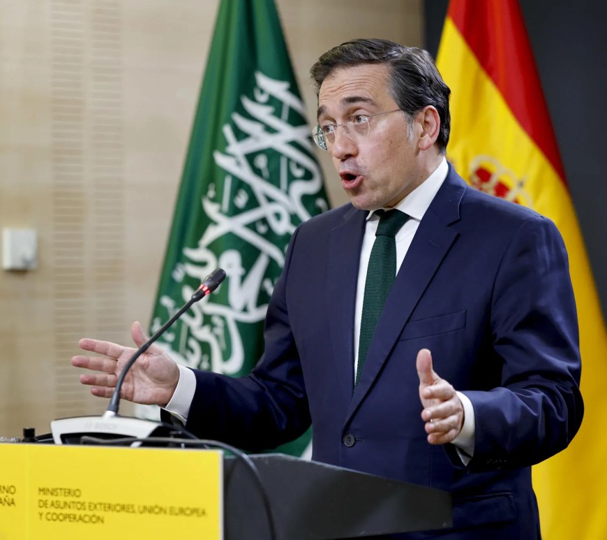 El ministro de Asuntos Exteriores español, José Manuel Albares, en una rueda de prensa este 13 de mayo en Madrid. EFE/ Mariscal