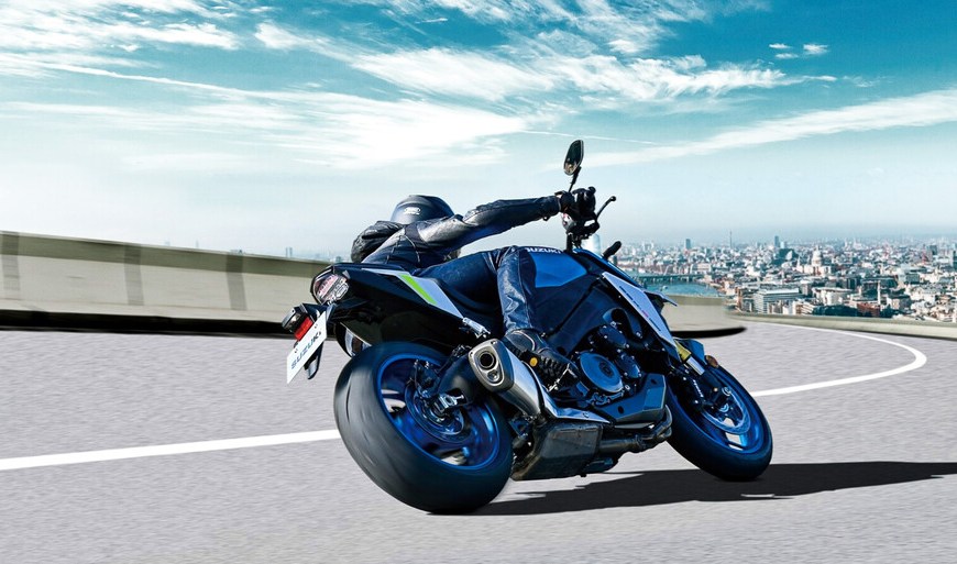 Moto Suzuki