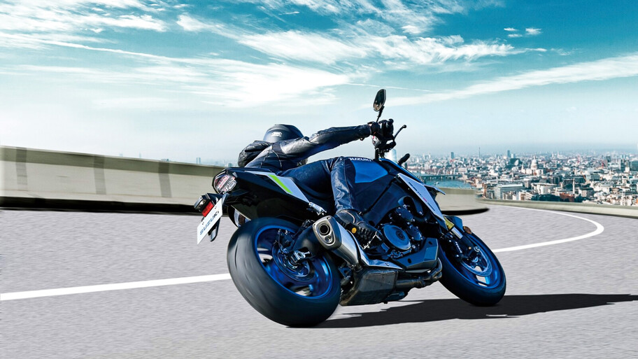 Moto Suzuki