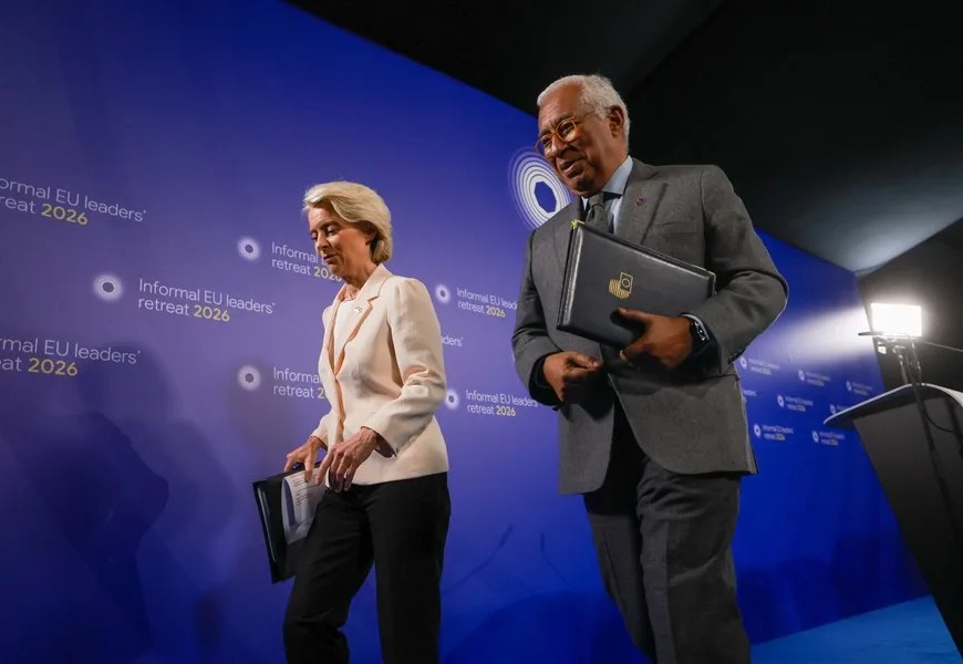 Fotografía de archivo del presidente del Consejo Europeo, Antonio Costa (a la derecha), y la presidenta de la Comisión Europea, Ursula von der Leyen, en Bilzen (Bélgica). EFE/EPA/OLIVIER HOSLET