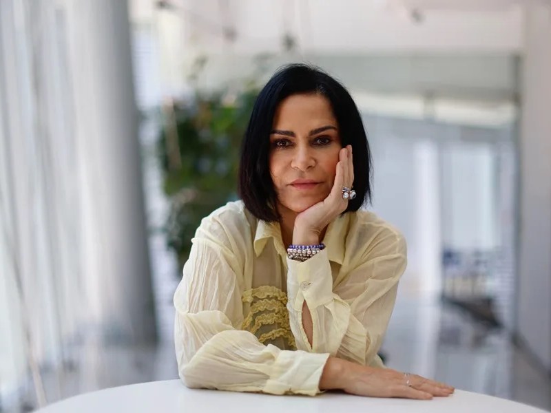 Lydia Cacho regresa a México y llama a defender la democracia