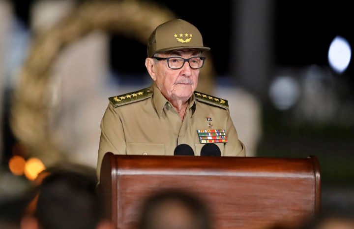 Fotografía de archivo del expresidente de Cuba Raúl Castro. EFE/Ernesto Mastrascusa/Pool