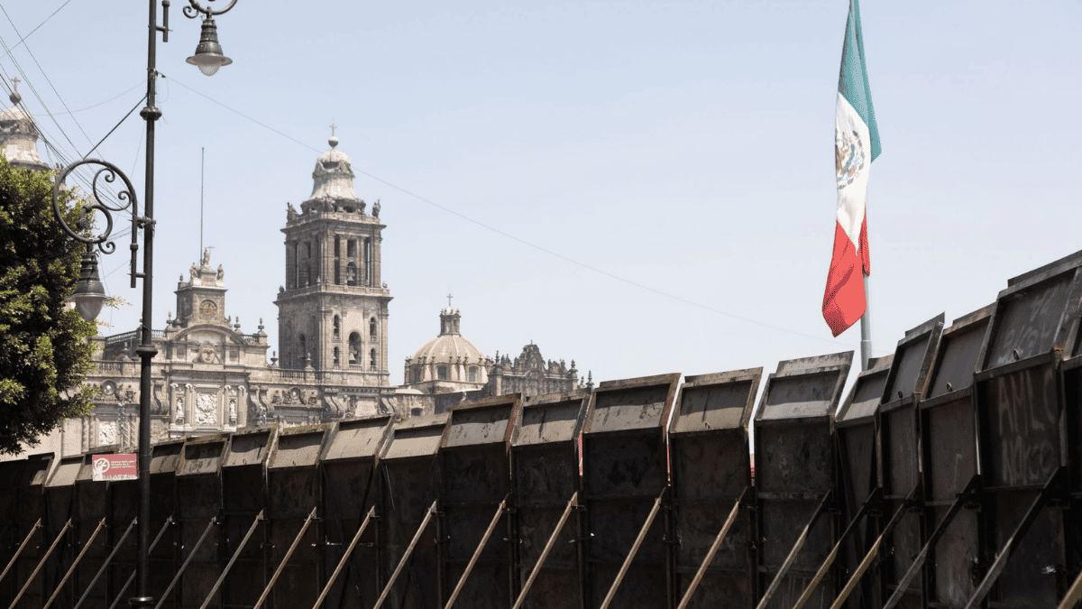 Vallas en el Zócalo