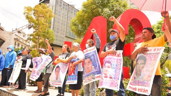Padres de los 43 | Sandra Suaste Avila - Red TDT