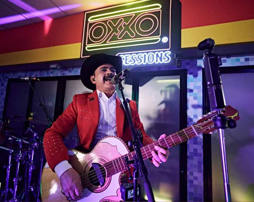 Los Tucanes de Tijuana en Oxxo