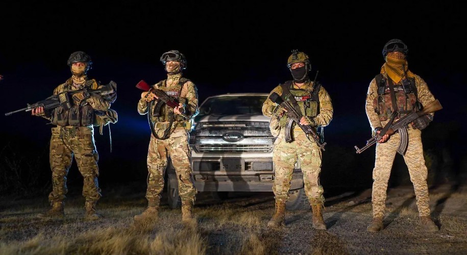 MIlitares en la noche