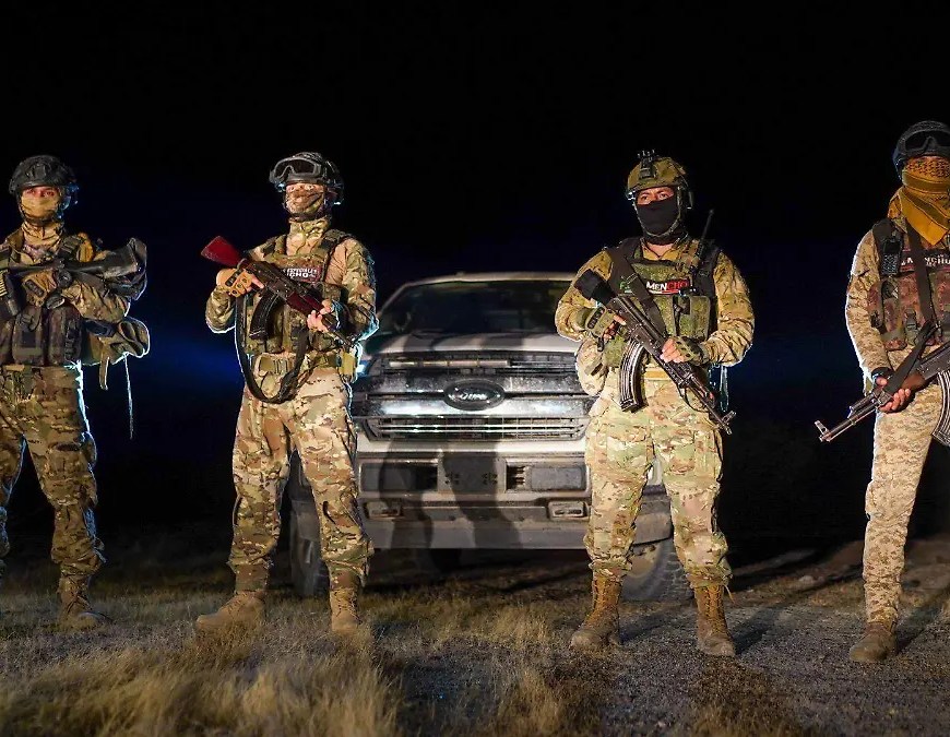 MIlitares en la noche