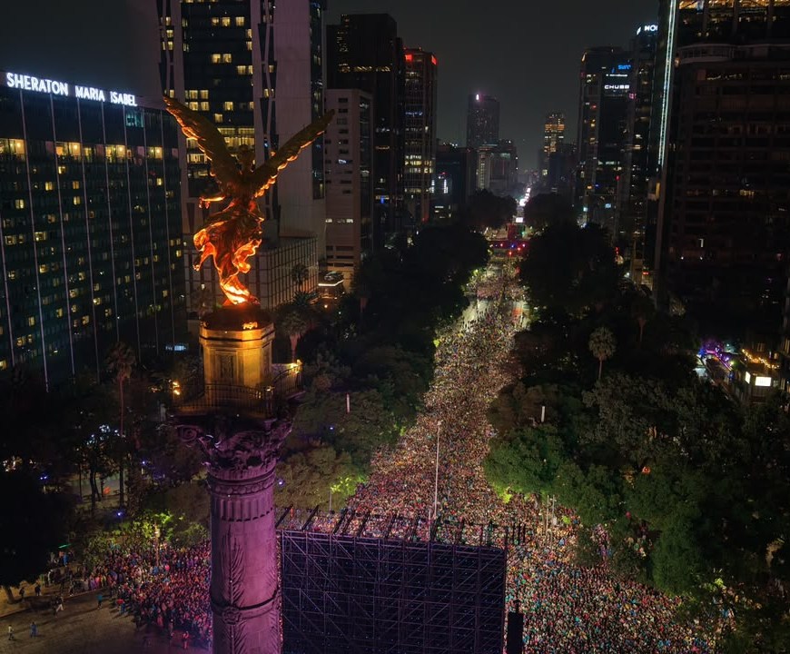 Angel de la Independencia de noche
