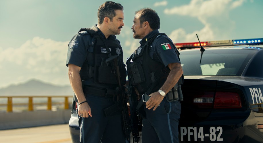 La Captura. (L to R) Alfonso Herrera as Arturo Carmona, Noé Hernández as Rosales in La Captura. Cr. María Medina / Netflix ©2026