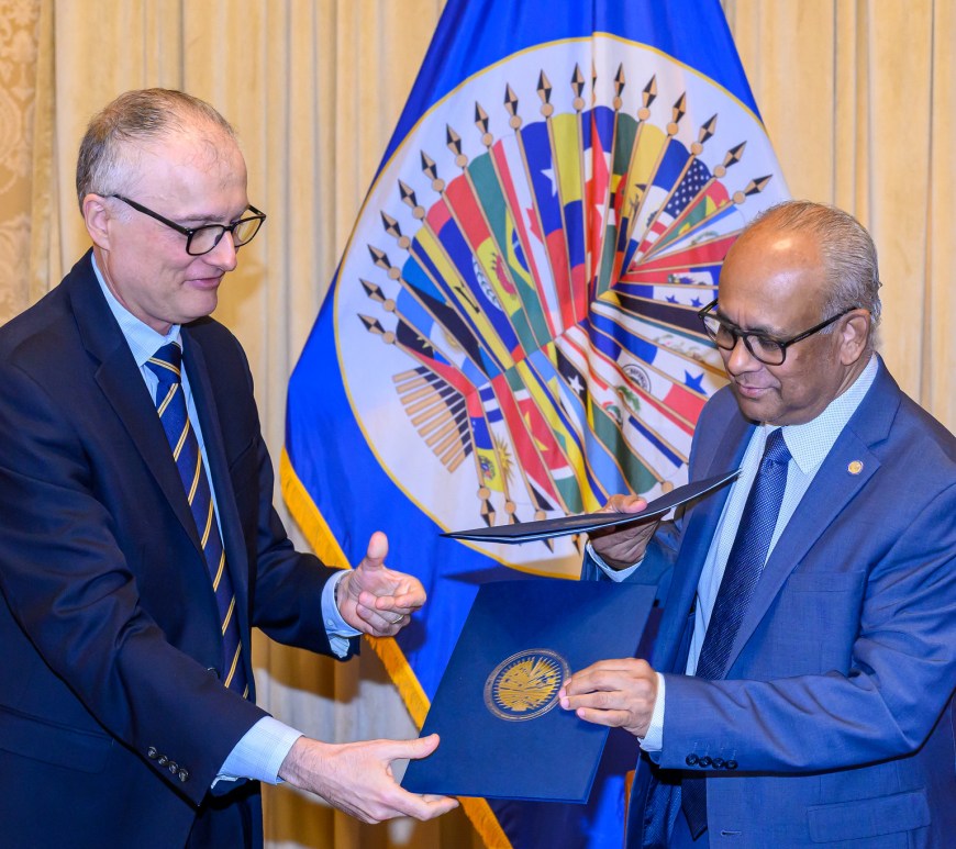 Benoni Belli y Albert R. Ramdin