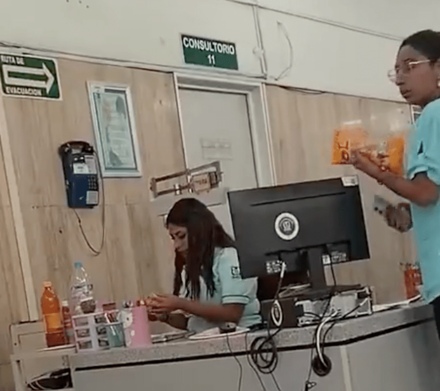 Venta "comida chatarra" en unidad médica del IMSS