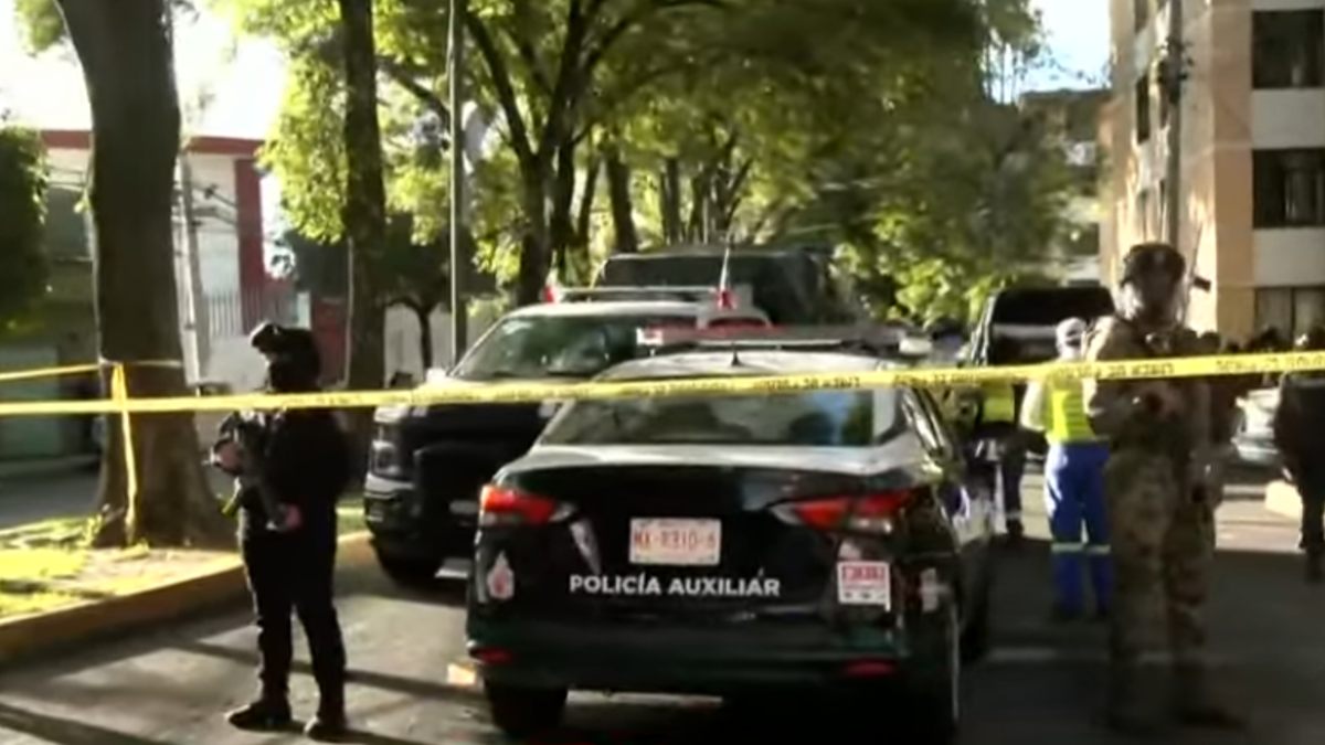 Asesinan a joven de 18 años afuera del CETIS 33 en Azcapotzalco; agresores huyeron en motocicletas