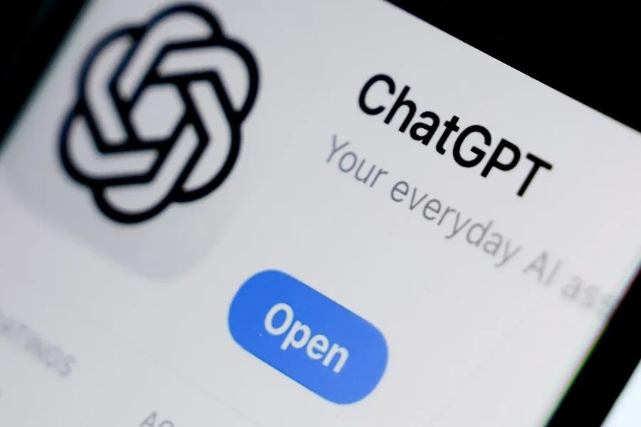Una imagen ilustrativa muestra la aplicación ChatGPT, desarrollada por la organización estadounidense de investigación en inteligencia artificial (IA) OpenAI,. EFE/EPA/Filip Singer
