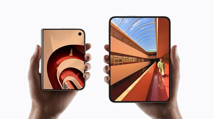 Fotografía cedida por Apple que muestra su primer teléfono plegable, bautizado como 'iPhone Duo'. EFE/ Apple
