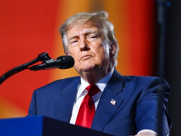 Trump cierra convención republicana en Texas con llamado a votar por su partido en las ‘midterm’