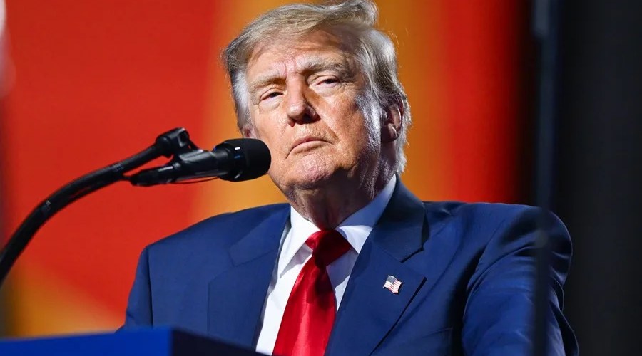 El presidente de EE.UU., Donald Trump, interviene este jueves durante la segunda jornada de la Convención Nacional Republicana para las elecciones de mitad de mandato en Dallas (EE.UU.). EFE/ EPA/ Albert Pena
