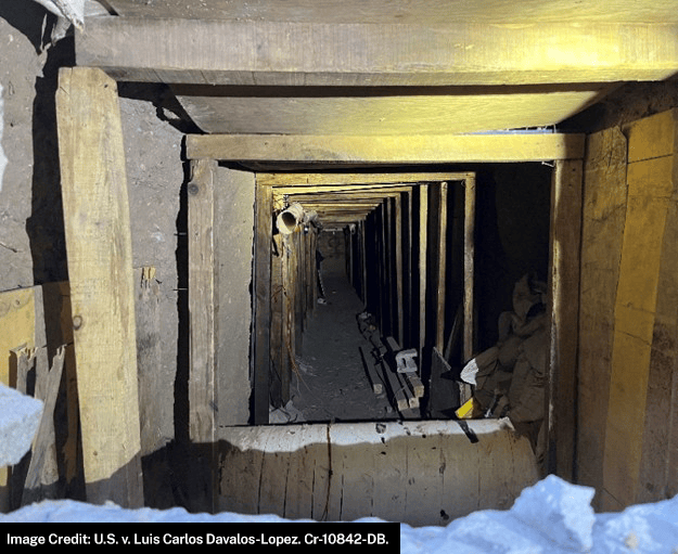 Tunel en la frontera