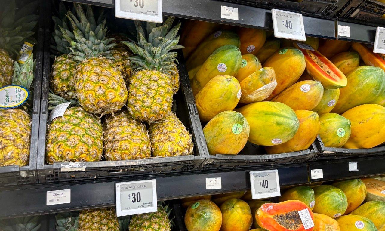 Frutas en supermercado