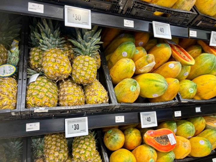 Frutas en supermercado