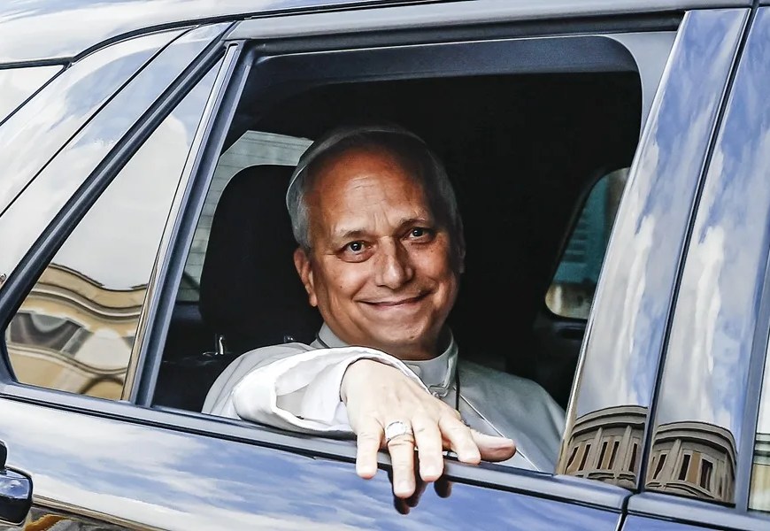 El papa León XIV llega al Vaticano tras recibir el alta del Hospital Gemelli. EFE/EPA/ANGELO CARCONI