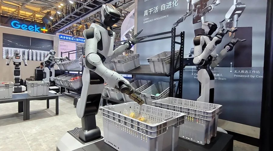 Varios robots, en una imagen de archivo. EFE/ Víctor Escribano
