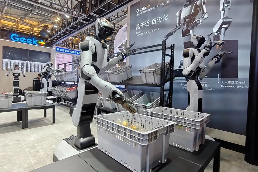 Varios robots, en una imagen de archivo. EFE/ Víctor Escribano
